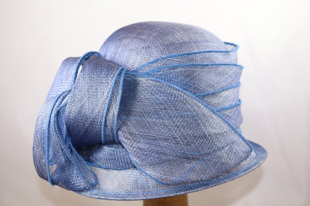 Seeberger Gelegenheidshoed Cloche met Strik Indigo