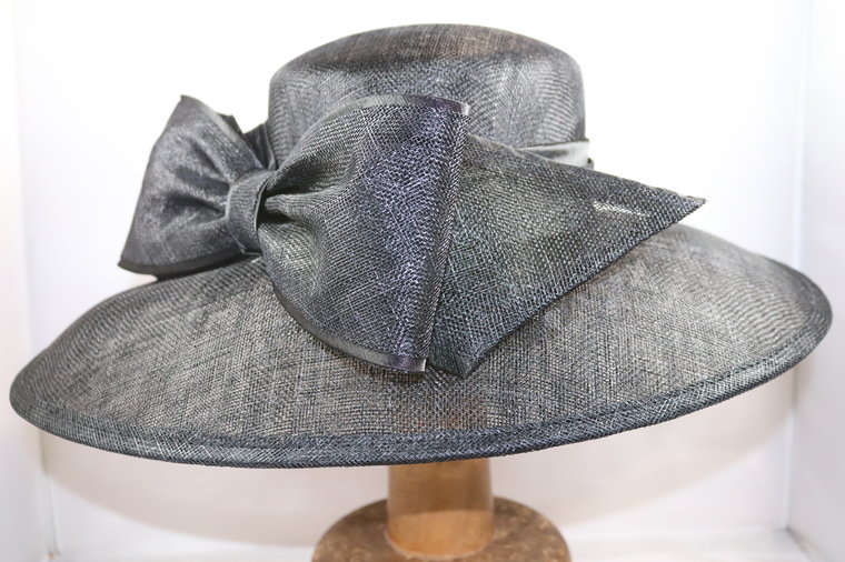 Maddox Occasion Hat Ovaal Sinamay Strik Black