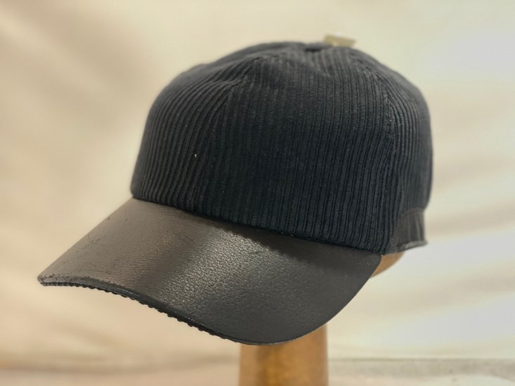 Derby Sport Baseballcap Corduroy Zwart