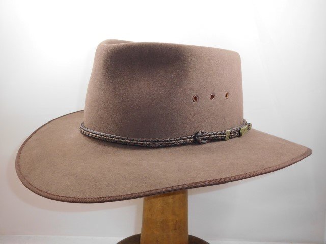 akubra cattleman premium felt fawn