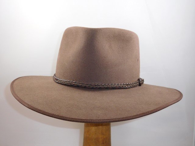 akubra cattleman premium felt fawn