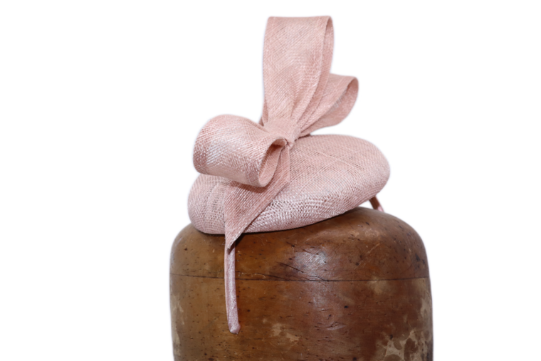 maddox fascinator dopje met strik sinamay rose