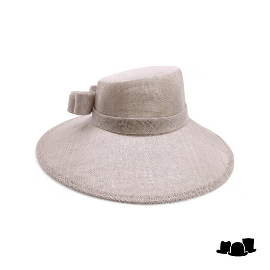 maddox occasion hat asymmetric bol sinamay dubbel strik almond