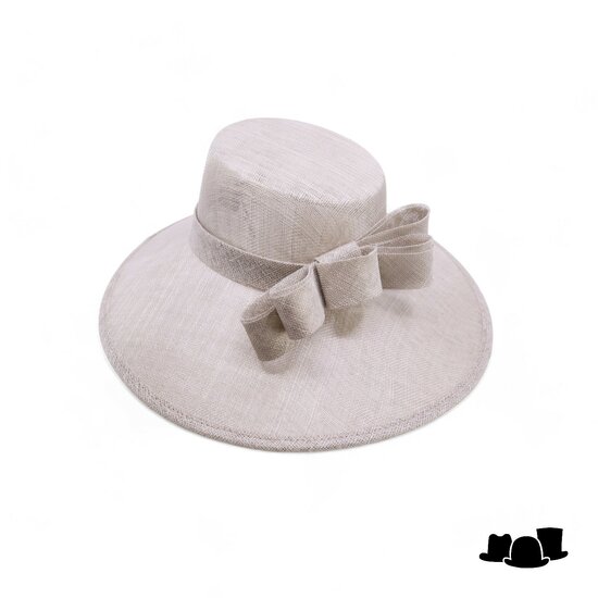 maddox occasion hat asymmetric bol sinamay dubbel strik almond