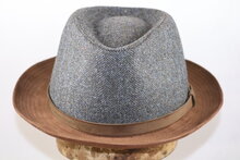 Jos van Dijck Player Trilby Visgraat Grijs Blauw