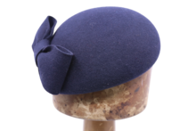 Jos van DIjck Fascinator Dopje Wolvilt Strik Navy