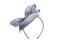 maddox fascinator dopje met strik sinamay bluebell