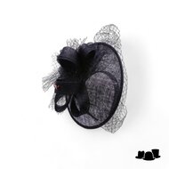 bedacht fascinator ines krullen sinamay en voile zwart