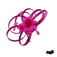 maddox fascinator disc sinamay grote krullen en veren bloem magenta