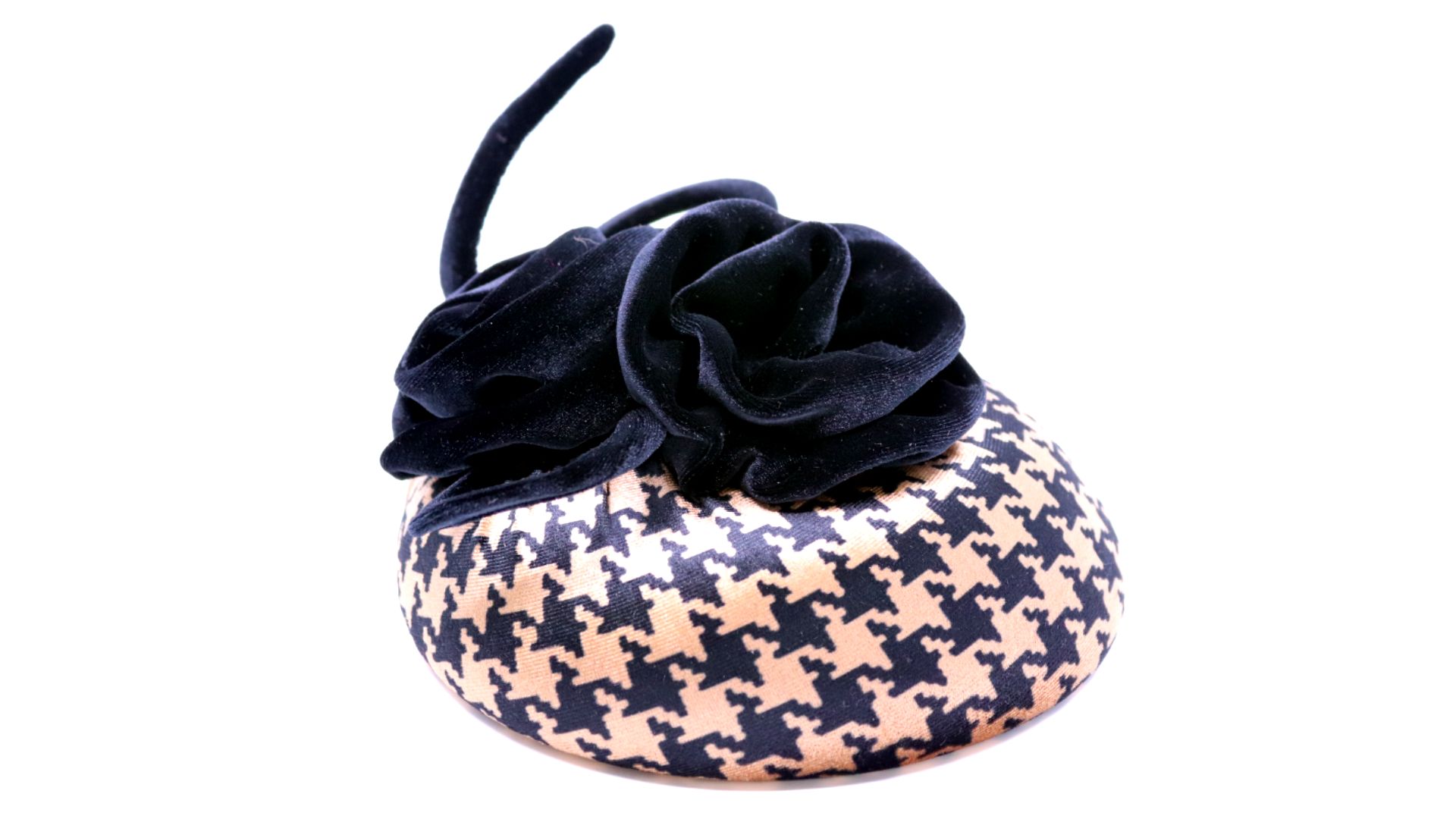 jos van dijck occassion fascinator petit dopje velvet dubbele roos pied de poule